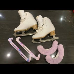 Jackson fusion Elle 7 figure skates